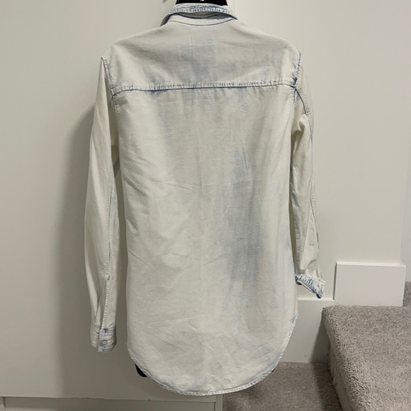 Women’s Aritzia “Community” Brand Top - Picture 3 of 3